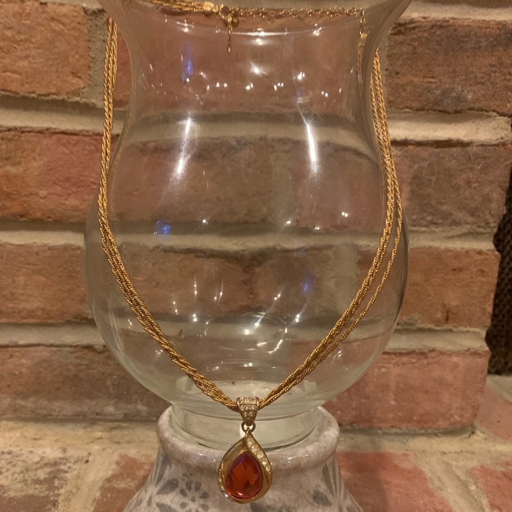 Avon Honor Society commemorative necklace 2007